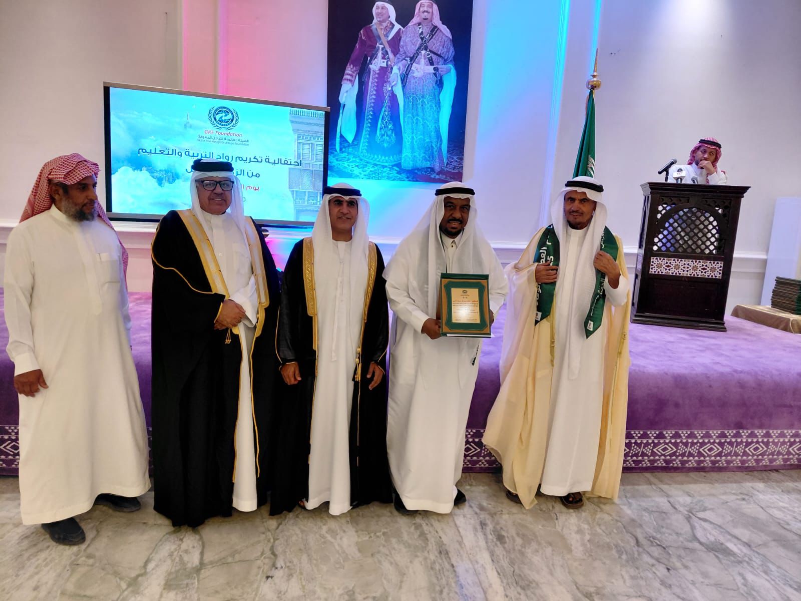 رواد التعليم.. ذاكرة الوطن وضميره النابض